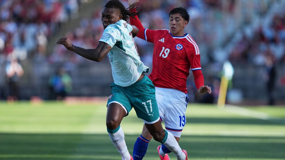 Rafael Leão durante o Portugal-Chile