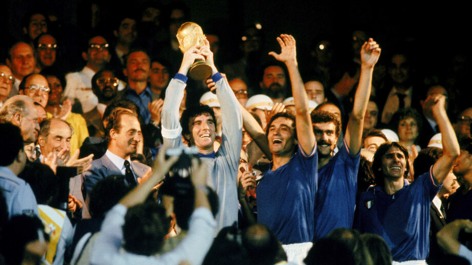 Os italianos  celebram  em pleno Bernabéu  a grande conquista