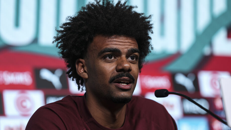 Renato Veiga na sala de imprensa do Cidade do Futebol