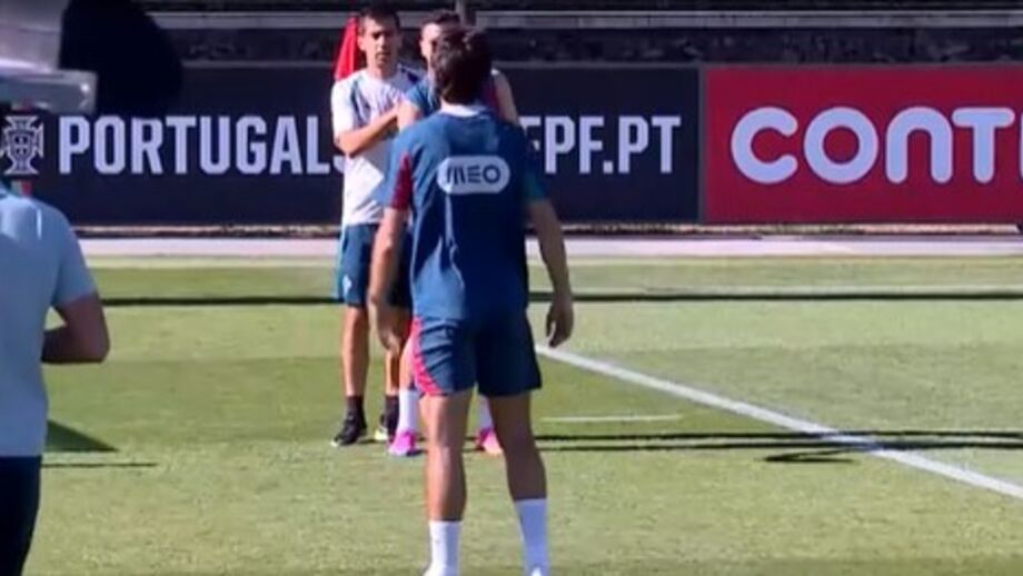 Sessão decorre na Cidade do Futebol
