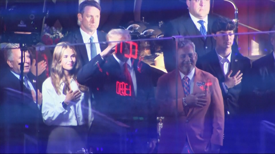 Adeptos não pouparam Presidente dos EUA no Madison Square Garden