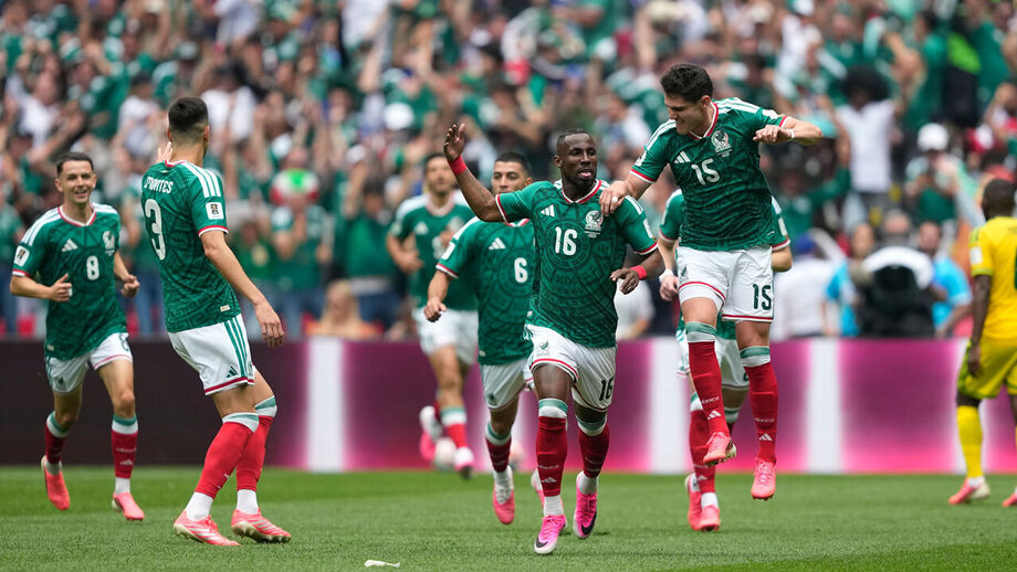 Julián Quiñones festeja após marcar o 1.º golo do Mundial'2026