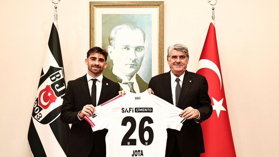 Jota Silva jogou por empréstimo no Besiktas