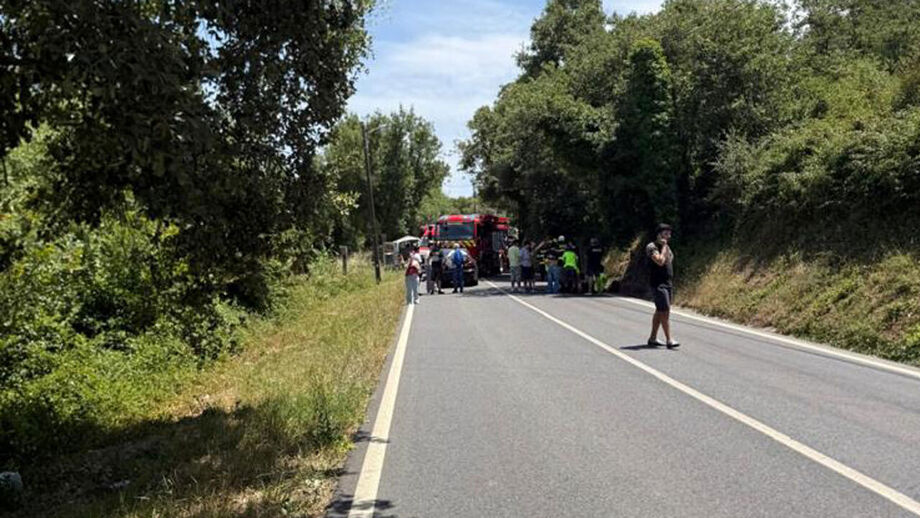 Despiste de carrinha de clube de futsal provoca um morto e seis feridos em Mafra