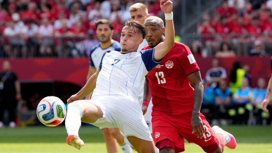 Dedic durante o Canadá-Bósnia