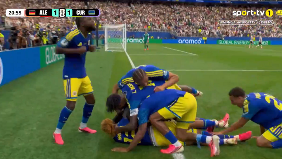 Festejo dos jogadores de Curaçau