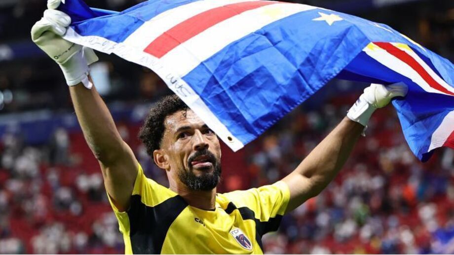 Vozinha com a bandeira de Cabo Verde