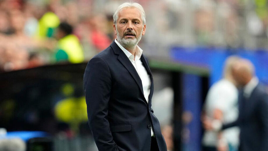 Sébastian Desabre reage durante o empate entre Portugal e RD Congo