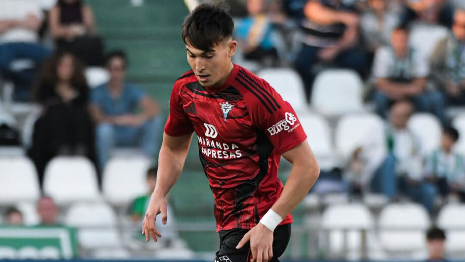Toni Tamarit esteve cedido ao Mirandés na última época 