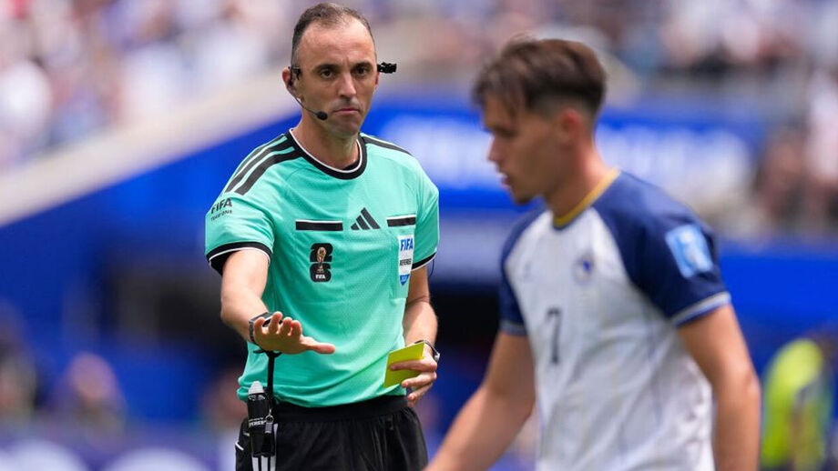 João Pinheiro vai apitar o seu 2.º jogo no certame, depois do Suíça-Bósnia