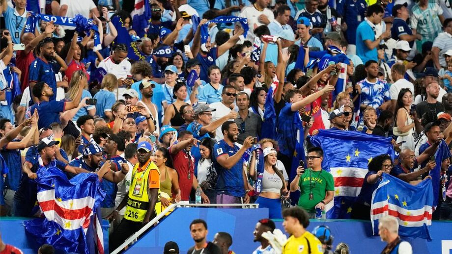 Adeptos de Cabo Verde eufóricos com o empate conseguido frente ao Uruguai