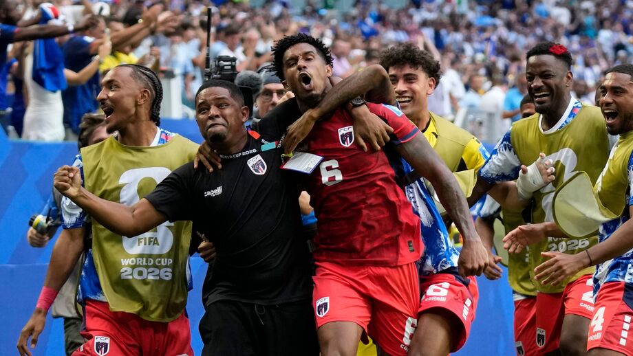  Kevin Pina a celebrar golo marcado ao Uruguai