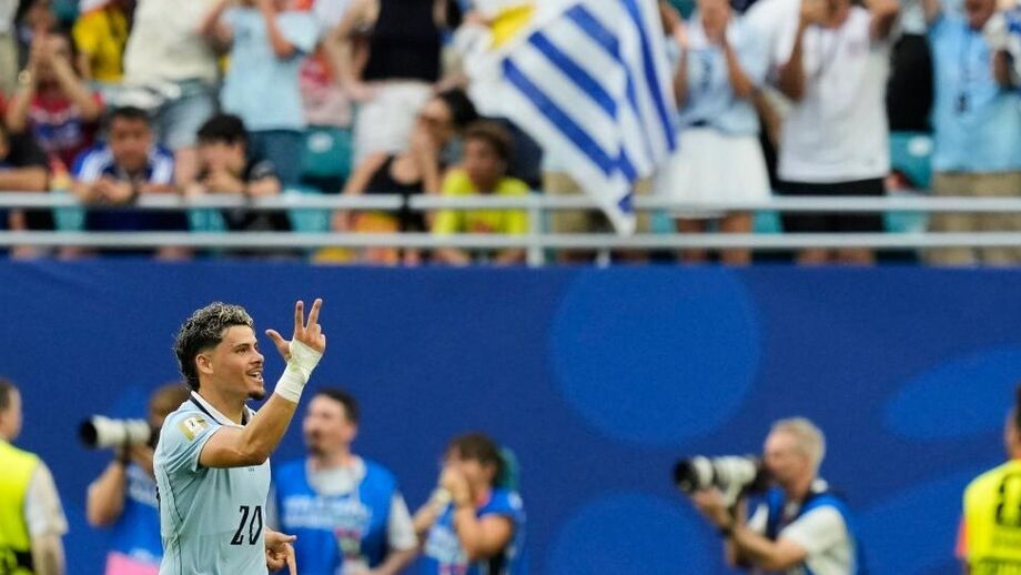 Festejo de Maxi no golo diante de Cabo Verde