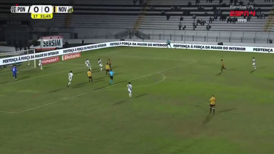 Lance aos 32 minutos do Ponte Preta-Grémio Novorizontino