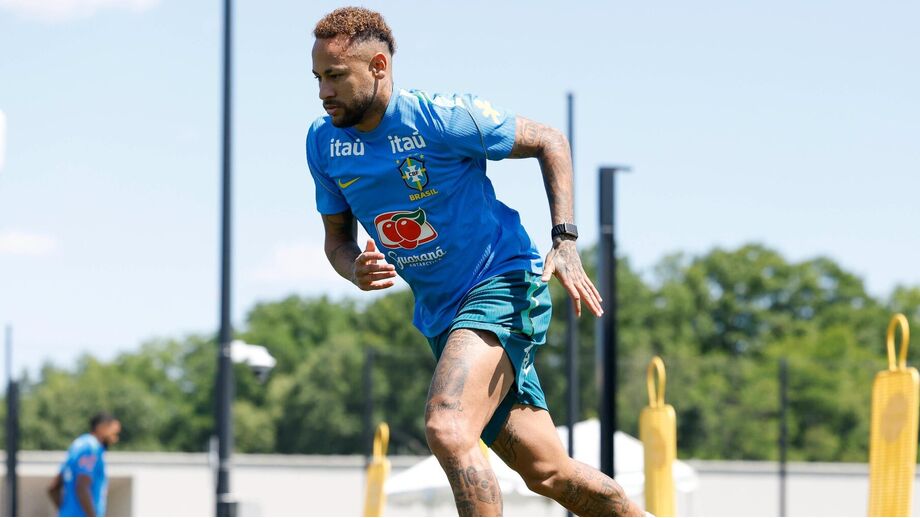 Neymar em ação no treino