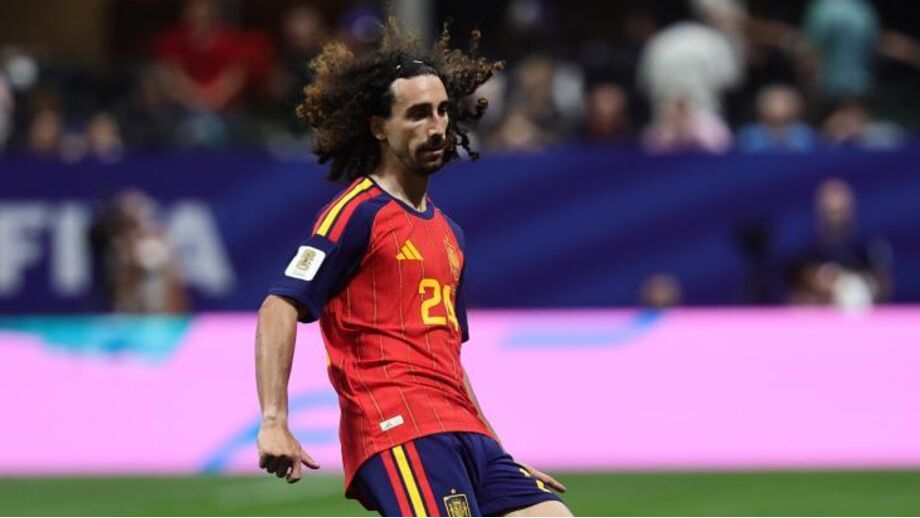 Cucurella em ação