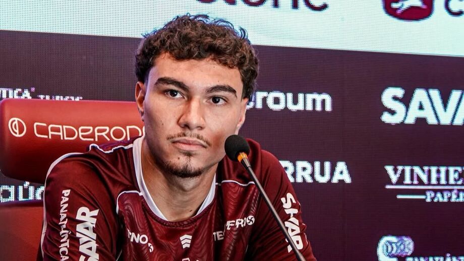 Arthur Viana joga no Caxias