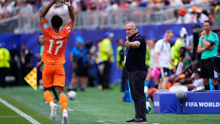 Dick Advocaat guiou Curaçau a presença histórica