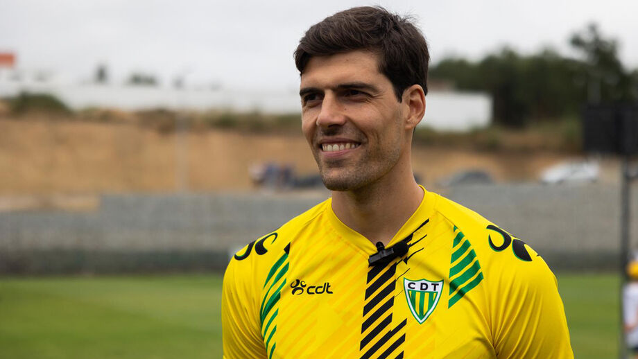 João Afonso renovou com o Tondela por mais uma temporada