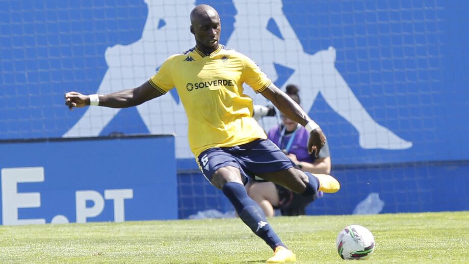 Mangala ao serviço do Estoril