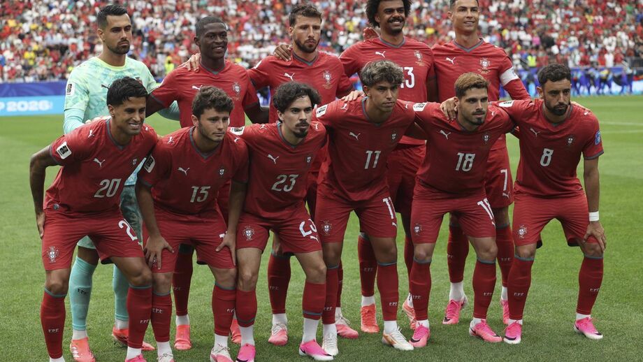 A Seleção Nacional antes do jogo com o Uzbequistão
