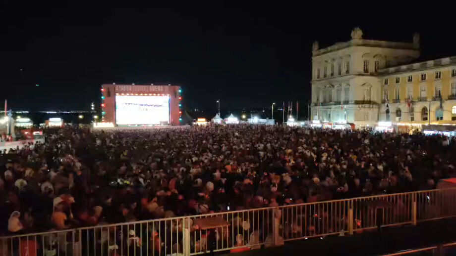 Portugal Football Arena está ao rubro