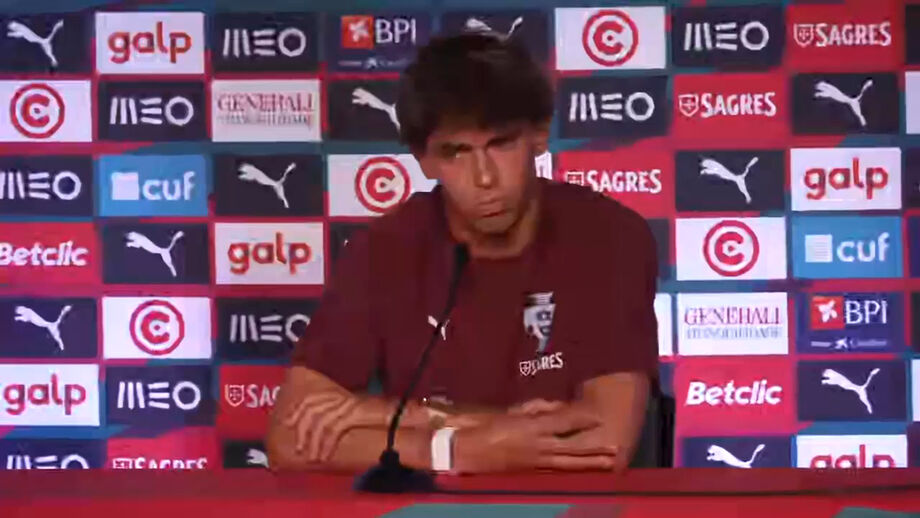 Avançado desvaloriza as críticas que têm sido feitas à Seleção Nacional 