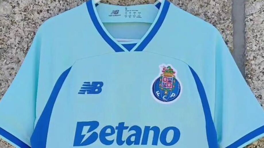 'Footy Headlines' divulgou imagens daquele que pode ser o 3.º equipamento do FC Porto para 26/27