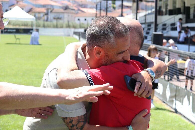 Treinador do Sporting recebido com carinho em Mirandela