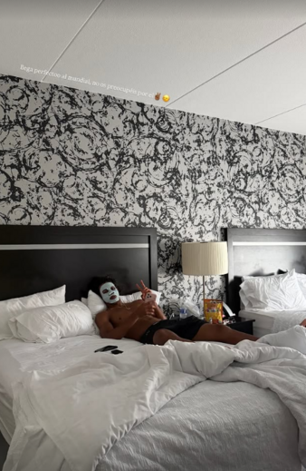 Lamine Yamal fotografado pela namorada no hotel da seleção espanhola