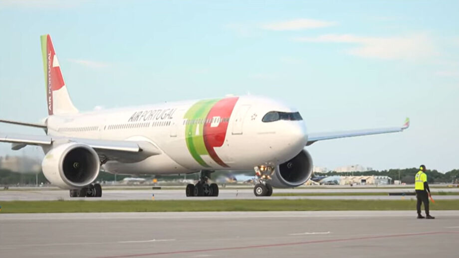 O avião de Portugal a aterrar em Miami