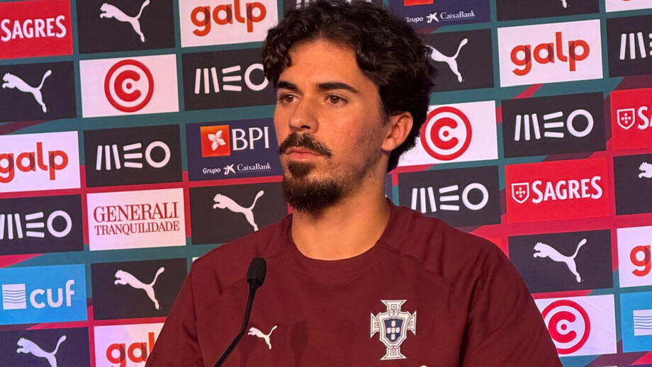 Vitinha em mais uma conferência de imprensa da Seleção Nacional