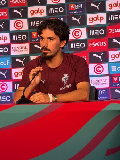 A pulseira oferecida por Luís Montenegro aos jogadores portugueses