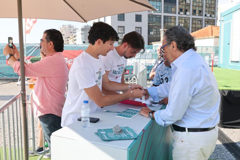 Ambiente ao rubro: as imagens da festa na Fan Zone Betano em Gaia