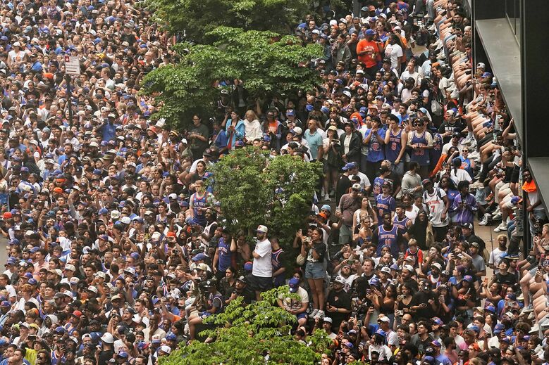 Ruas de Nova Iorque encheram para festejar o título dos NY Knicks