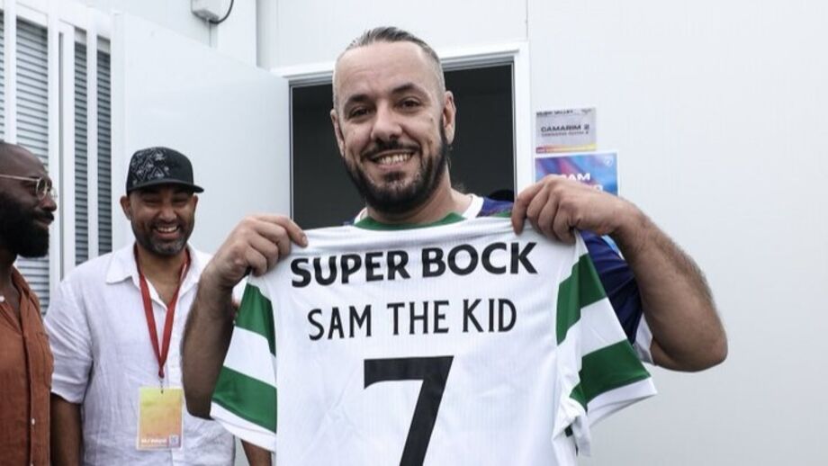 Sam The Kid posa com a camisola do Sporting