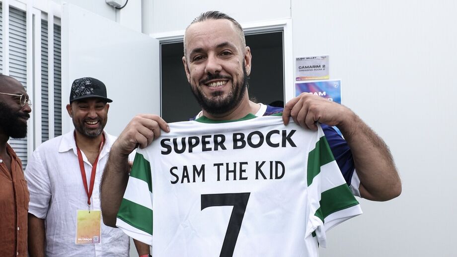 Sam the Kid recebeu uma camisola personalizada do Sporting