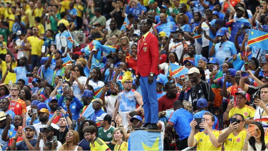 Adepto do Congo permanece imóvel durante todo o jogo