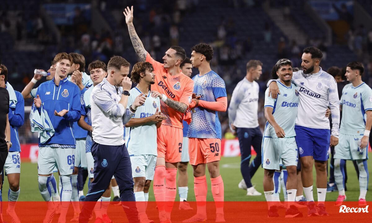 FC Porto vence Aston Villa no jogo de apresentação