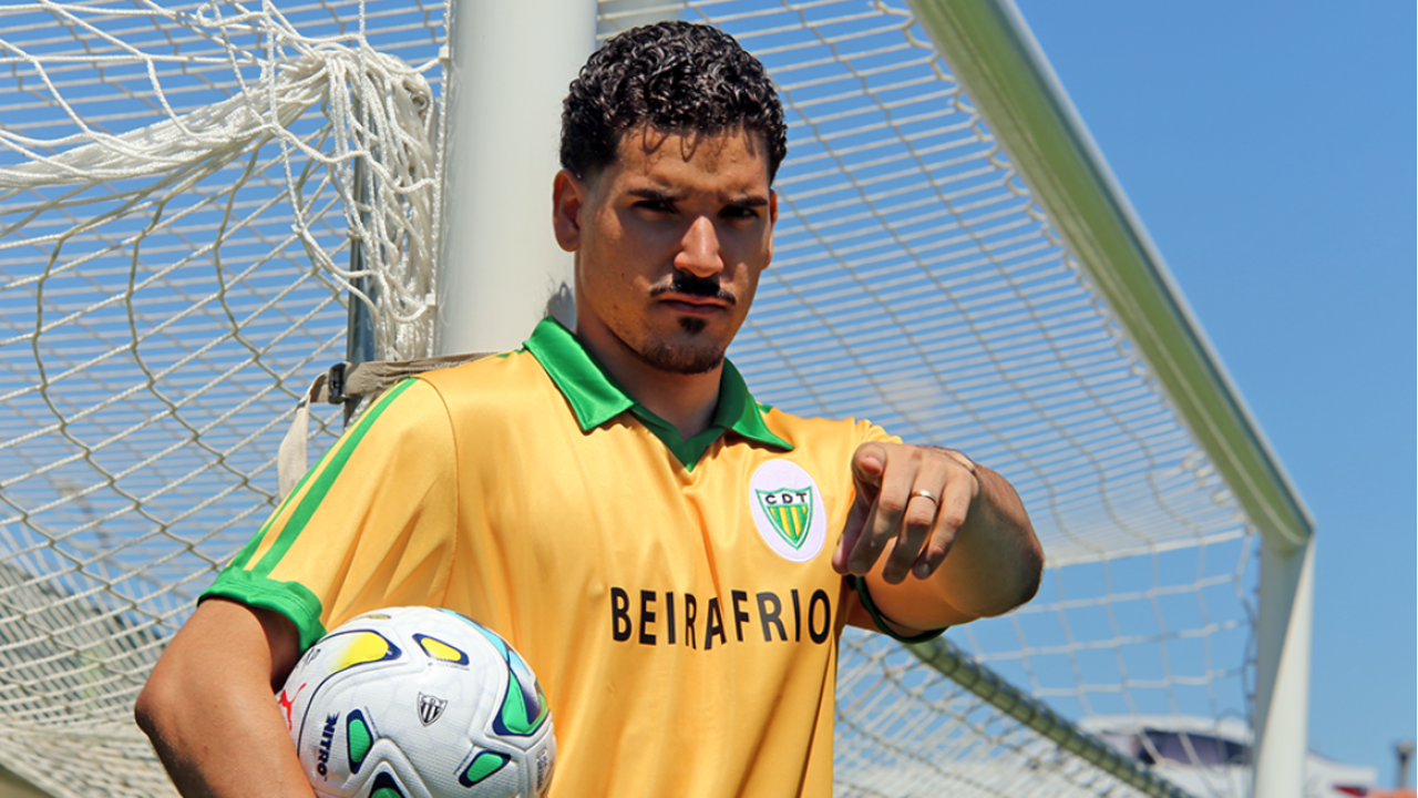Carlão é reforço do Tondela