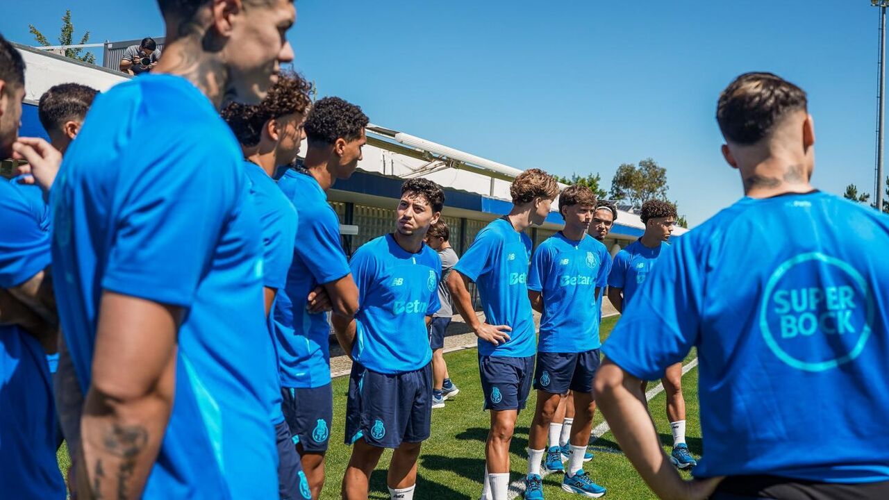 Plantel do FC Porto de regresso ao trabalho