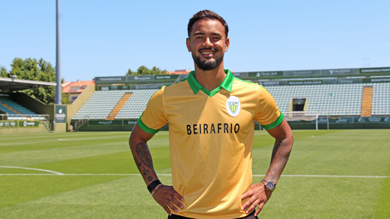 Zé Ricardo é reforço do Tondela