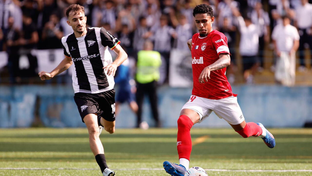 Paulo Victor deixa Santa Clara e reforça os mexicanos do Querétaro