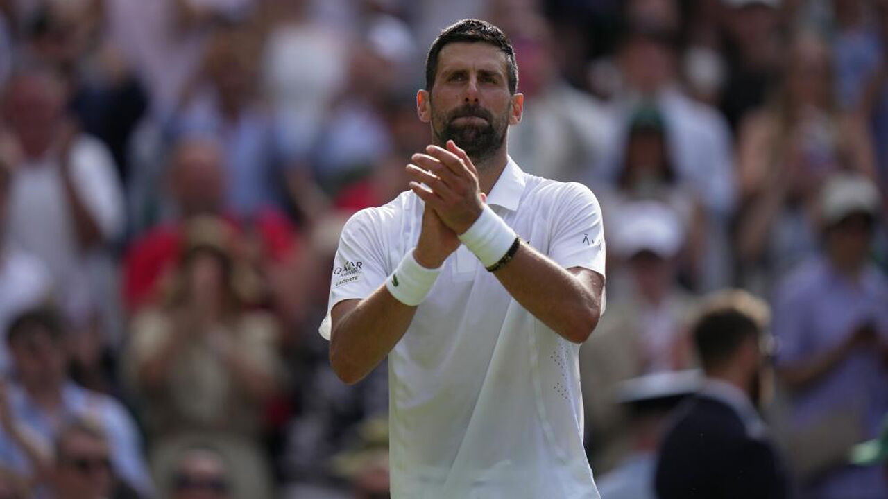 Djokovic reage após garantir a passagem para os 'quartos' em Wimbledon