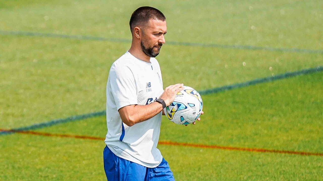 Francesco Farioli no arranque dos trabalhos de pré-temporada no FC Porto