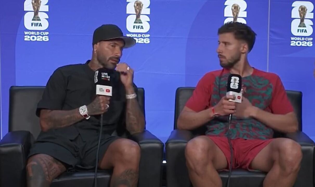 Quaresma e Rúben Dias no final do Portugal-Espanha