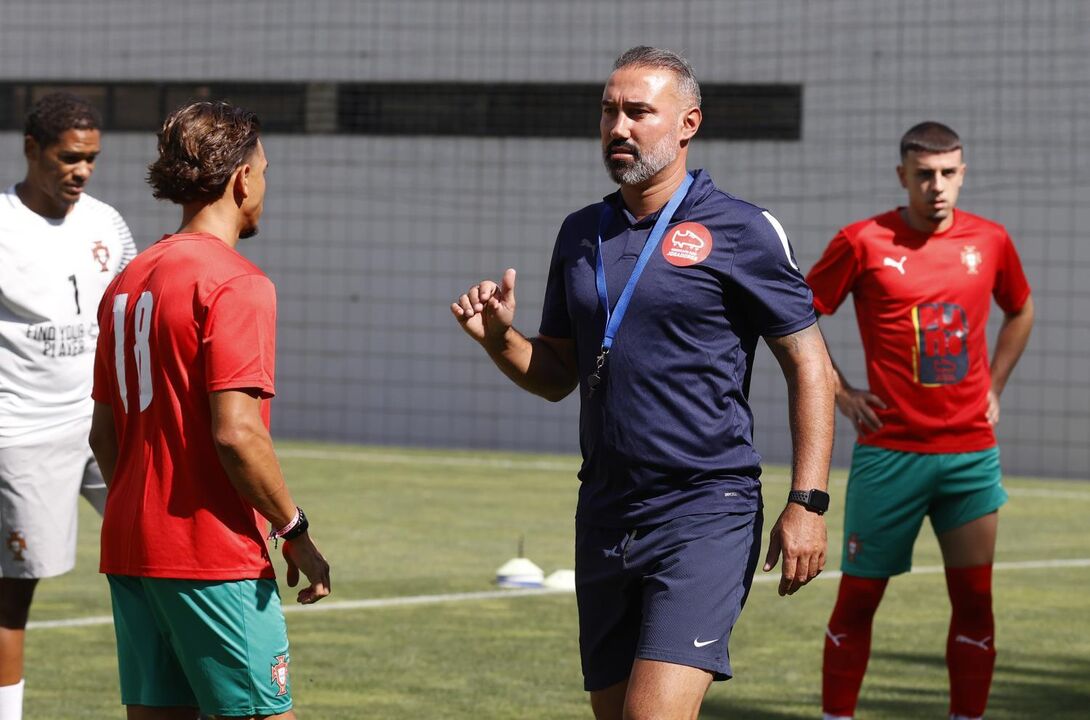 Treinador Élio Martins