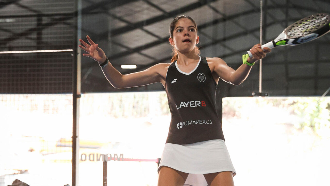 Andrea Achando em ação no HeyDoc Campeonato Nacional Absoluto de Padel