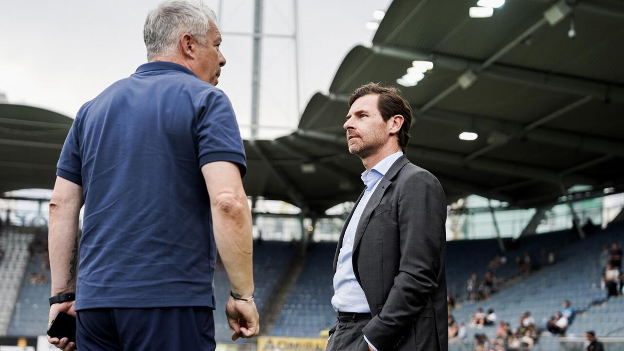 Jorge Costa e André Villas-Boas à conversa durante o estágio de pré-época do FC Porto, em 2024/25