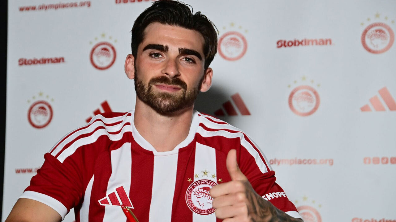 Jota Silva reforça Olympiacos 